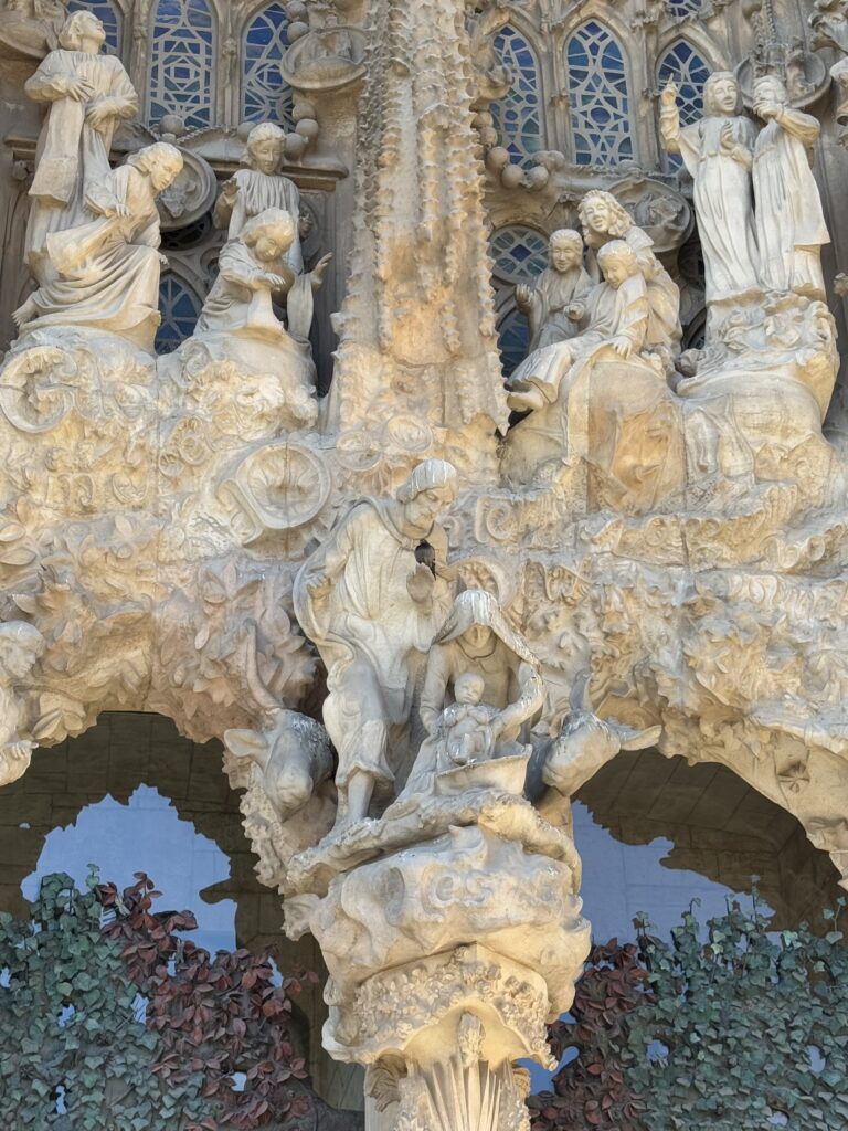 Sagrada Familia doğuş cephesi
