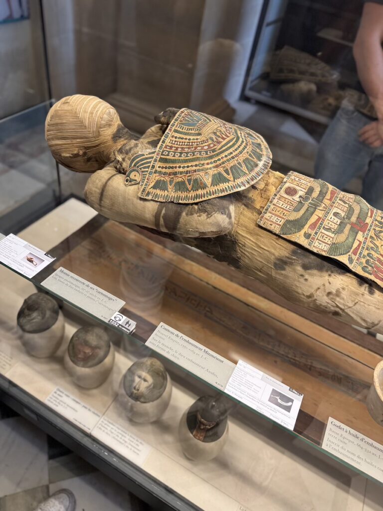 Louvre Müzesi Antik Mısır Eserleri - Mumya