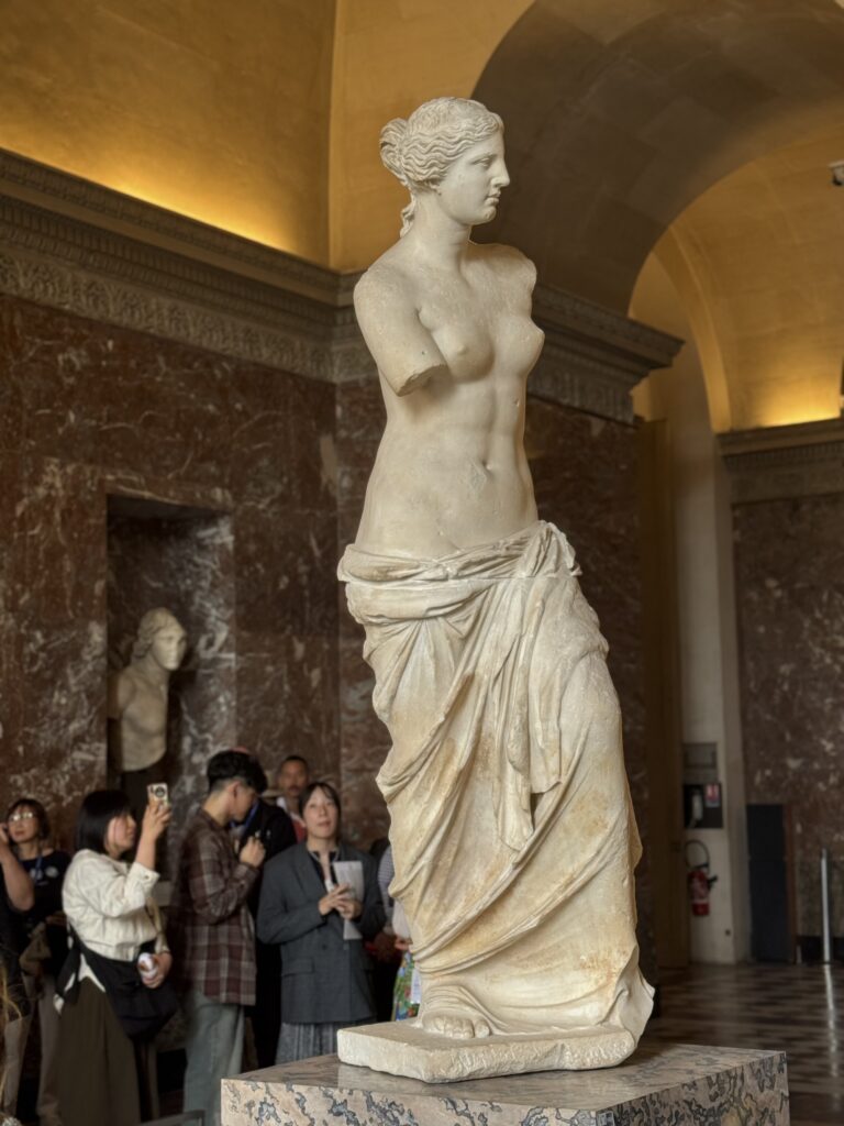 Louvre Müzesi - Milo Venüs heykeli