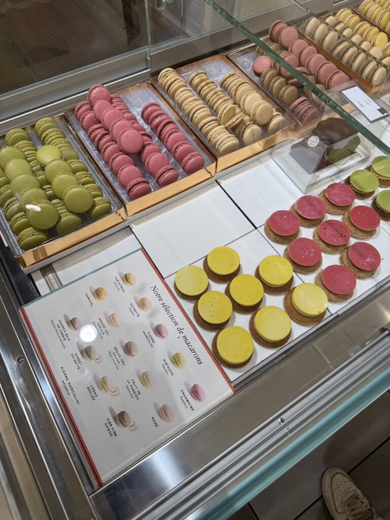Paris’te nerede makaron yenir?