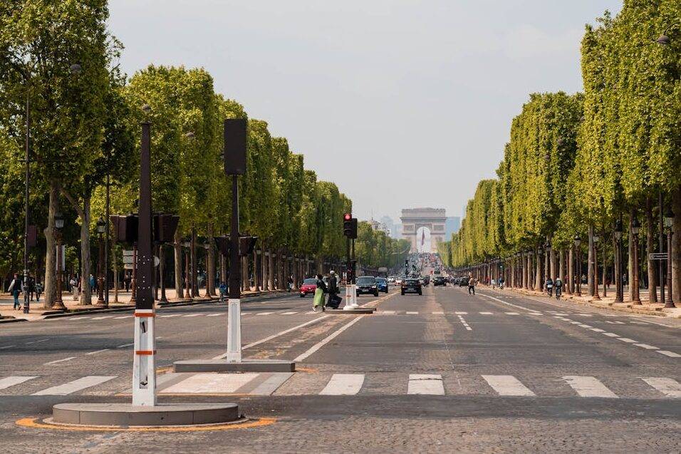 Şanzelize Caddesi (Champs-Élysées)