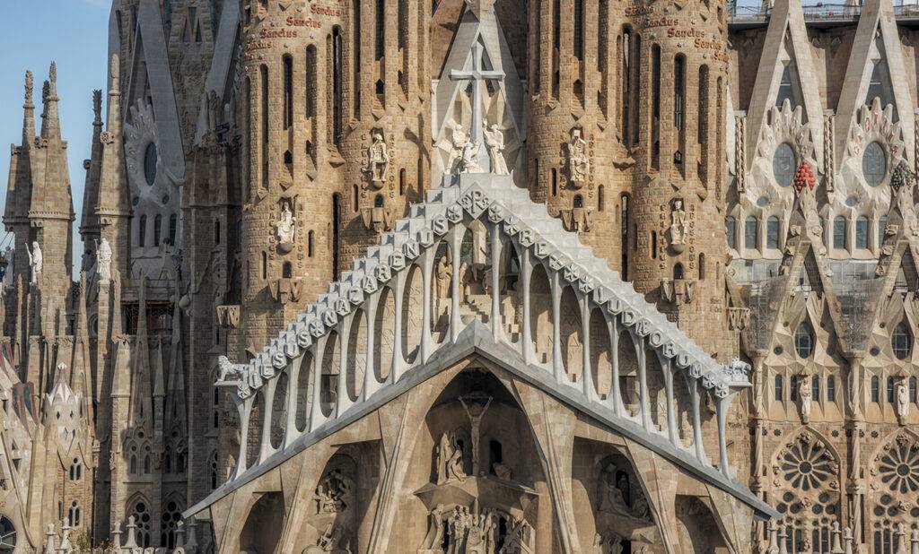 Sagrada Familia cephesi